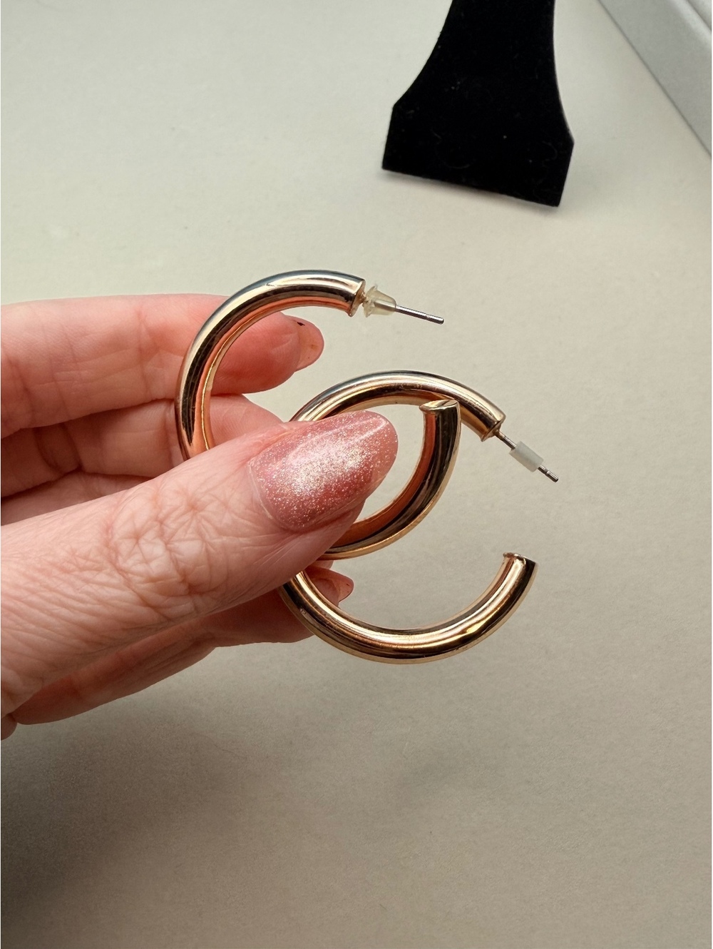 Rose gold open hoop earrings